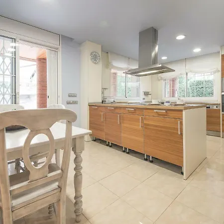 Arrabassada Beach Villa *