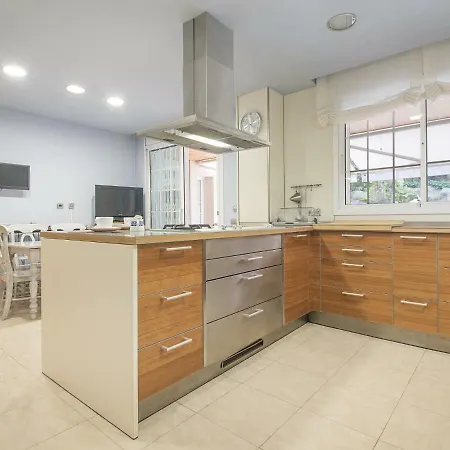 Arrabassada Beach Villa *